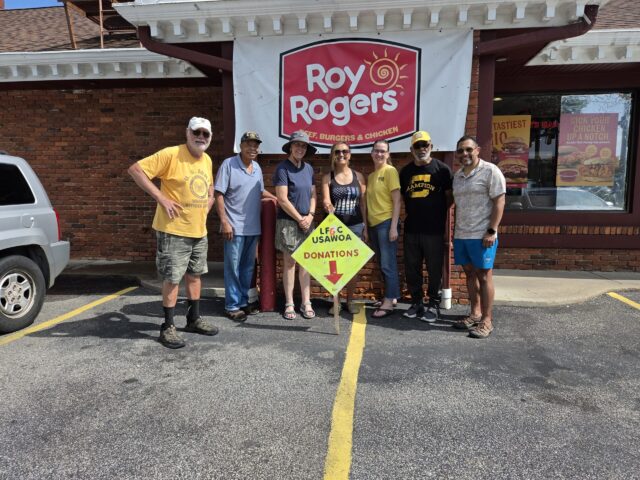 Members of the Lord Fairfax Chapter at Roy Rogers car washing crew.